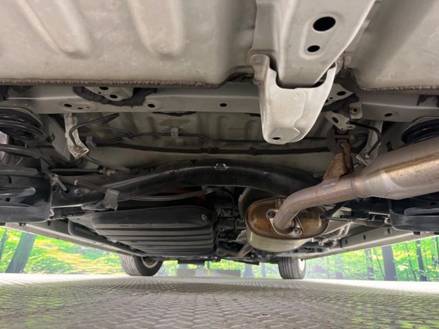 TOYOTA NOAH HYBRID 2015