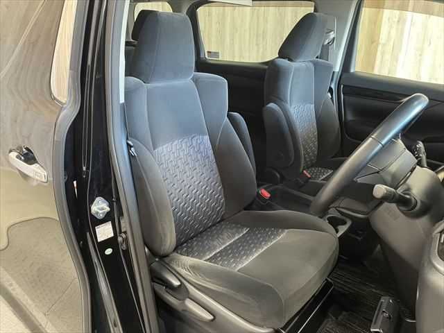 TOYOTA VELLFIRE 2015