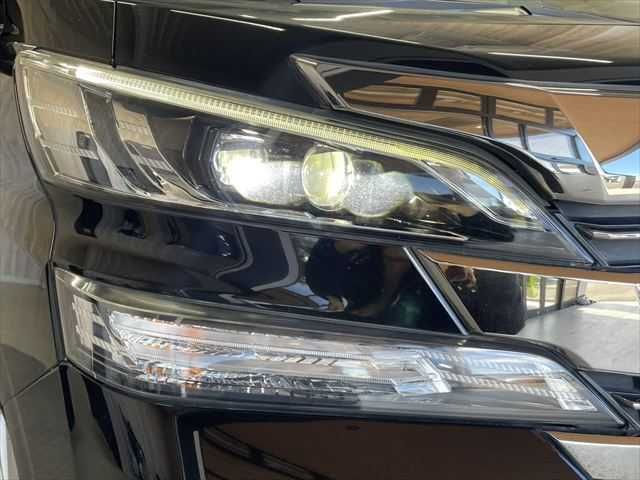 TOYOTA VELLFIRE 2015