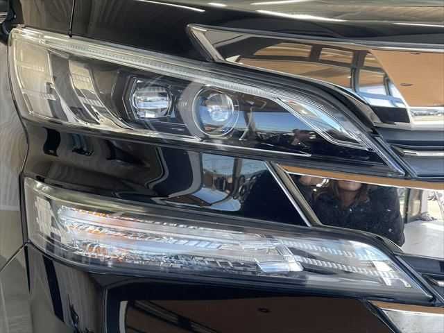 TOYOTA VELLFIRE 2015