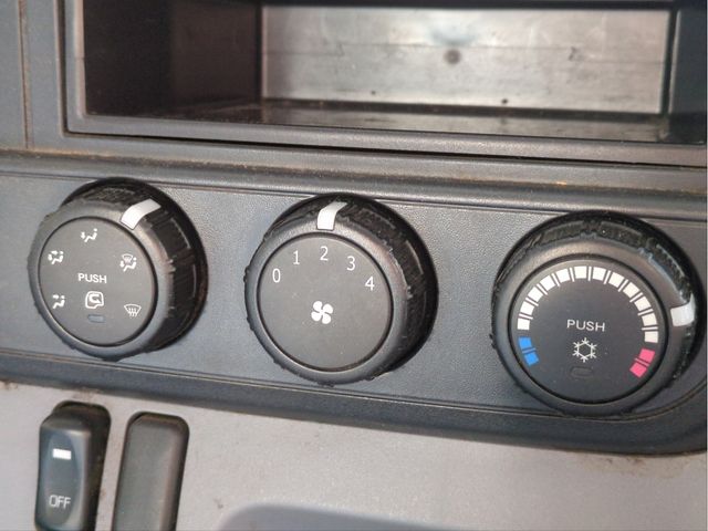 MITSUBISHI CANTER 2016