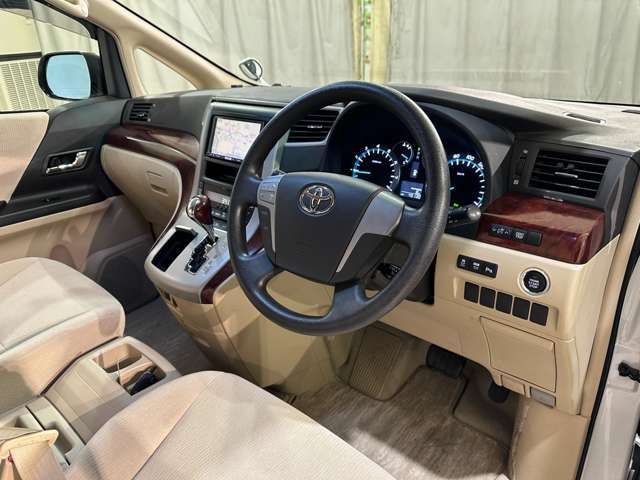 TOYOTA ALPHARD 2008