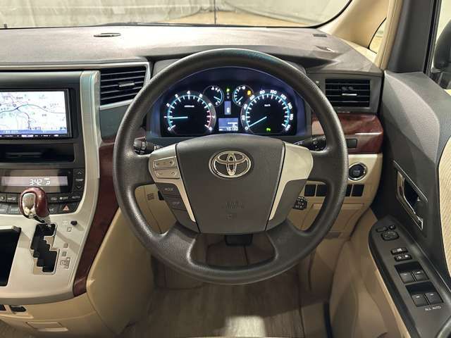 TOYOTA ALPHARD 2008