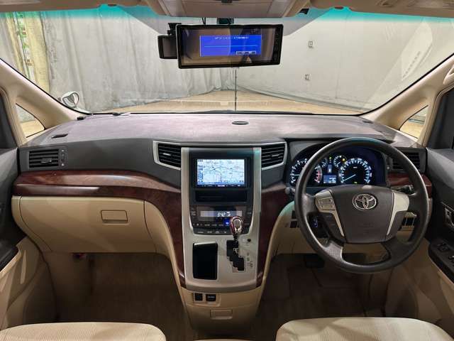 TOYOTA ALPHARD 2008