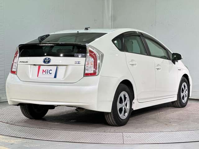 TOYOTA PRIUS 2014