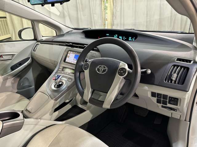 TOYOTA PRIUS 2014