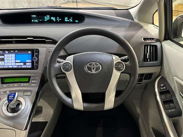 TOYOTA PRIUS 2014