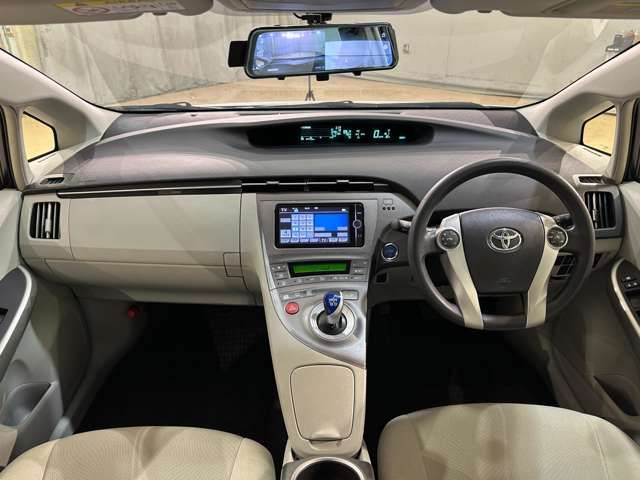 TOYOTA PRIUS 2014