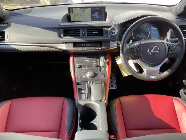 TOYOTA LEXUS CT200h 2022