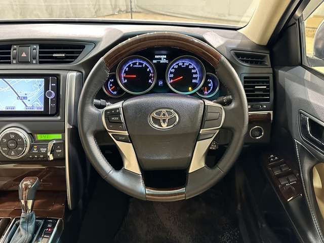 TOYOTA MARK X 2013