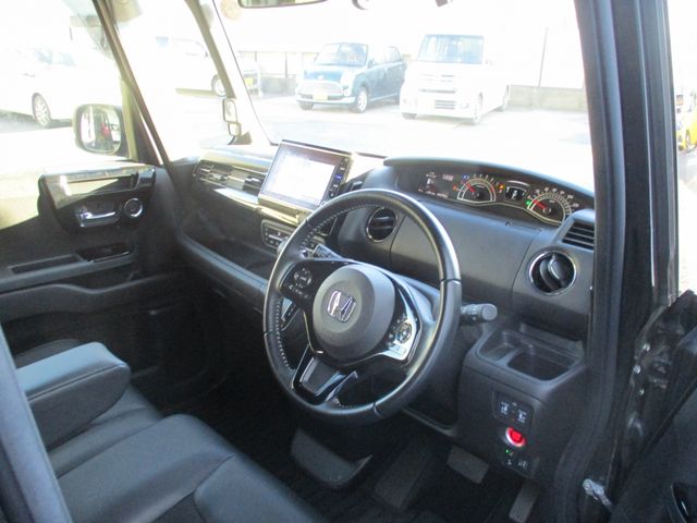 HONDA N BOX CUSTOM 2021