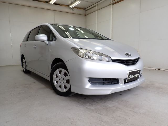 TOYOTA WISH 2011