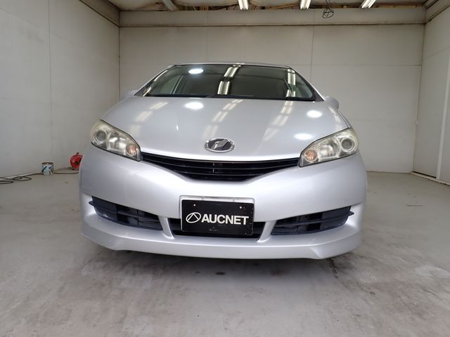 TOYOTA WISH 2011