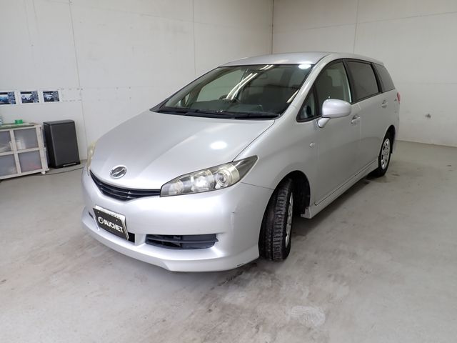 TOYOTA WISH 2011