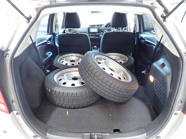 HONDA FIT HYBRID 4WD 2018