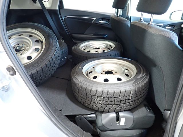 HONDA FIT HYBRID 4WD 2018