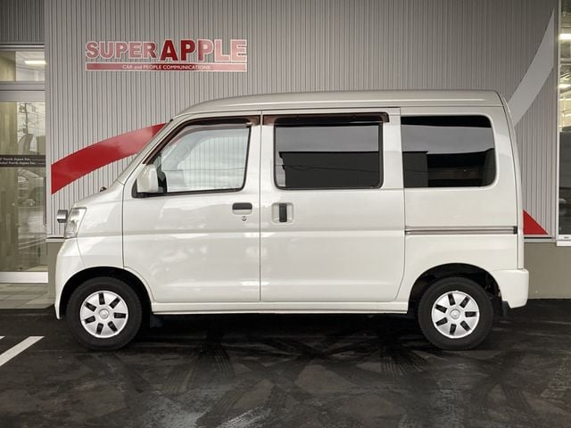 TOYOTA PIXIS van 4WD 2013