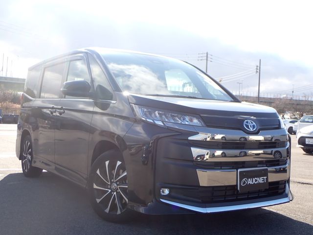 TOYOTA NOAH HYBRID 2024
