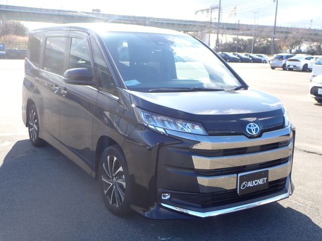 TOYOTA NOAH HYBRID 2024
