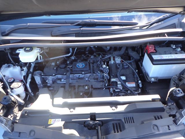 TOYOTA NOAH HYBRID 2024