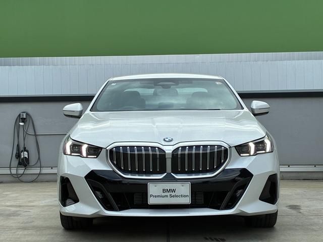 BMW BMW 5series sedan 2025