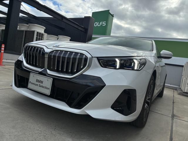 BMW BMW 5series sedan 2025