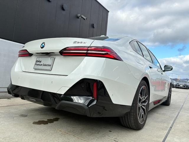 BMW BMW 5series sedan 2025