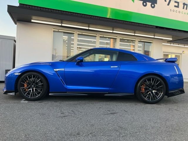 NISSAN GT-R 2020