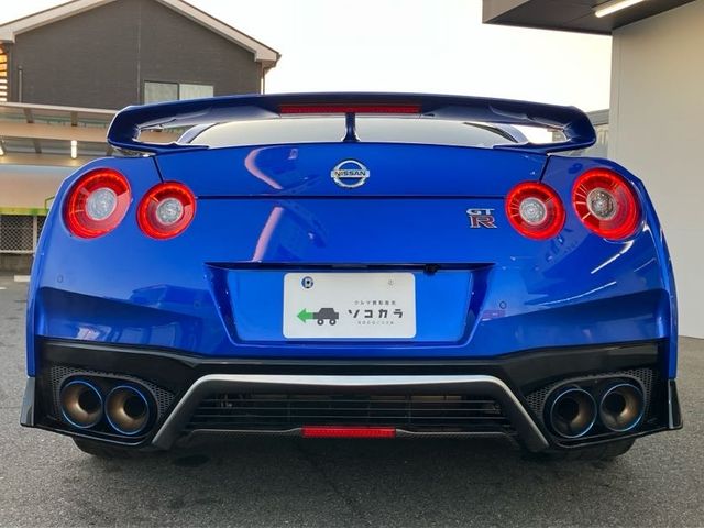 NISSAN GT-R 2020