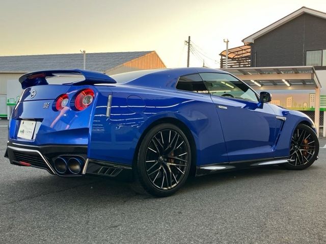 NISSAN GT-R 2020