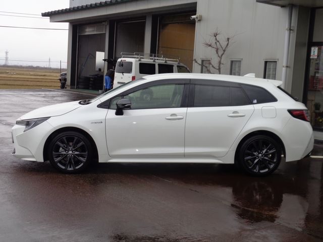 TOYOTA COROLLA TOURING HYBRID 4WD 2020