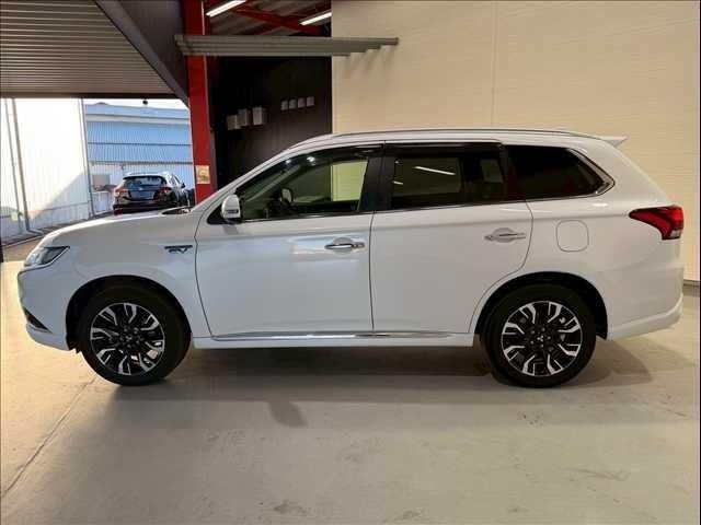 MITSUBISHI OUTLANDER PHEV 2015