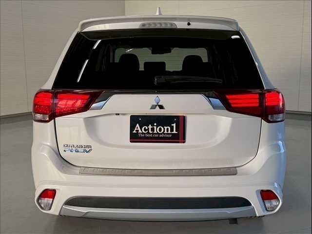 MITSUBISHI OUTLANDER PHEV 2015