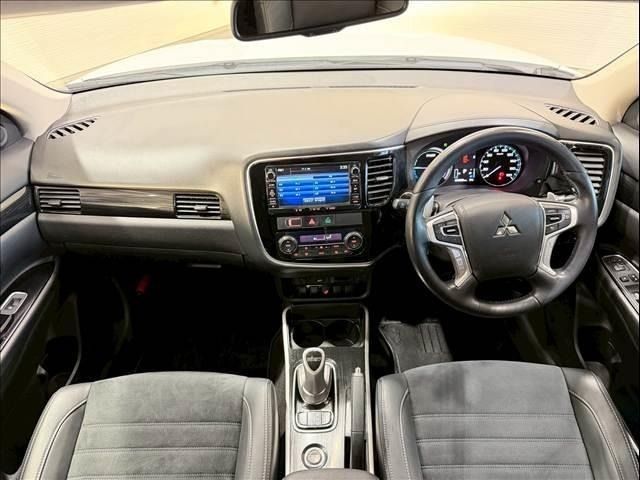 MITSUBISHI OUTLANDER PHEV 2015