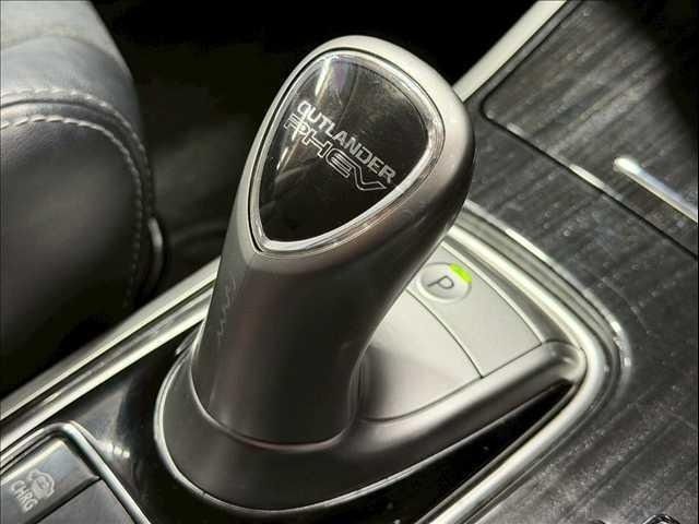 MITSUBISHI OUTLANDER PHEV 2015