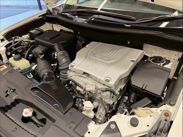 MITSUBISHI OUTLANDER PHEV 2015