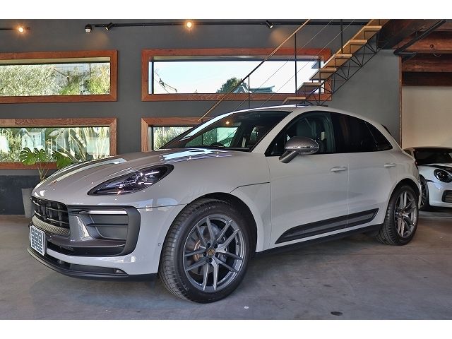 PORSCHE PORSCHE Macan 2025