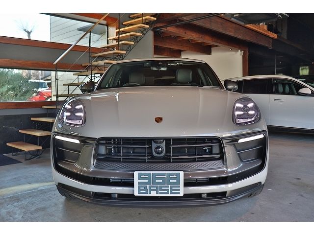 PORSCHE PORSCHE Macan 2025