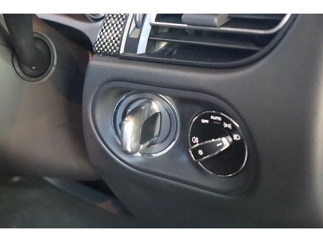 PORSCHE PORSCHE Macan 2025