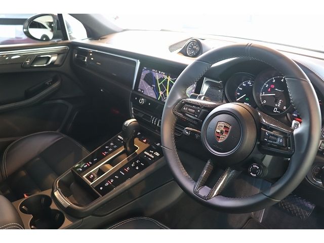 PORSCHE PORSCHE Macan 2025