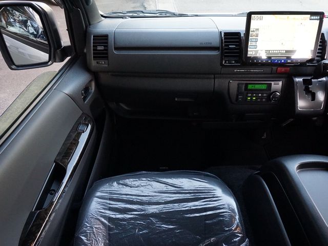 TOYOTA HIACE van 2WD 2025