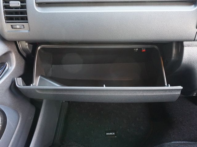 TOYOTA HIACE van 2WD 2025