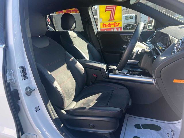 MERCEDES BENZ MERCEDES BENZ GLA class 2021