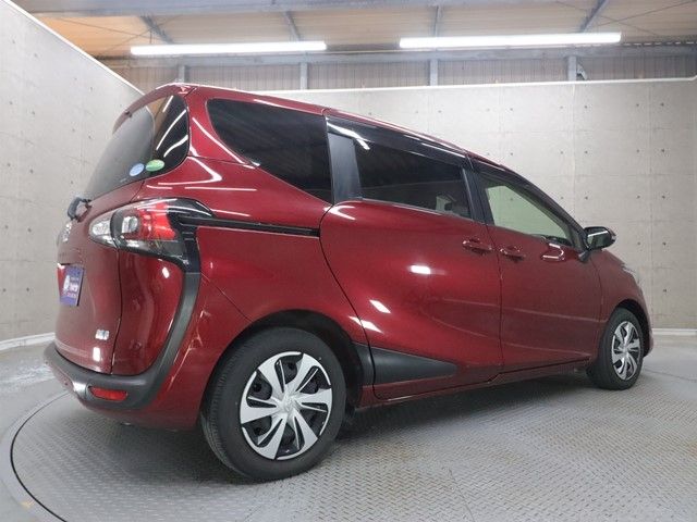TOYOTA SIENTA HYBRID 2020