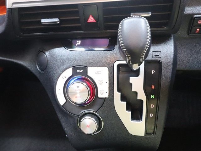 TOYOTA SIENTA HYBRID 2020