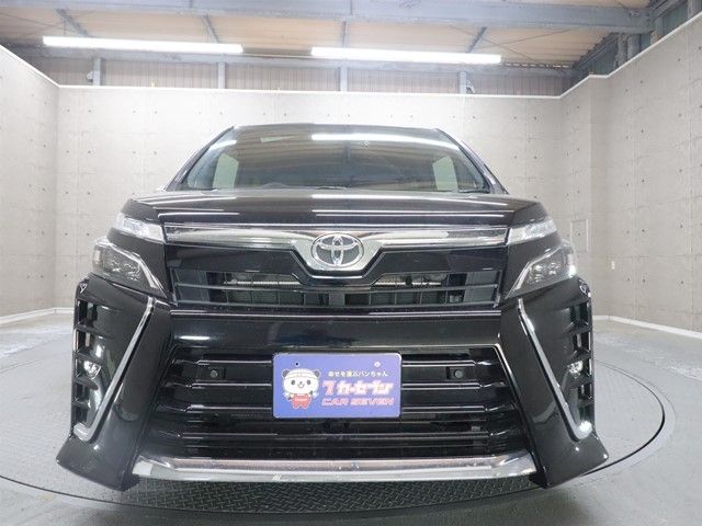 TOYOTA VOXY 2020