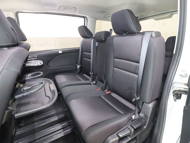 NISSAN SERENA  S-HYBRID 2019