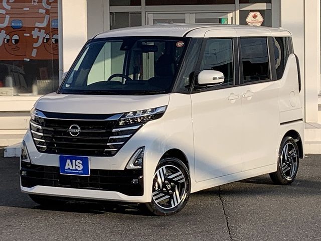 NISSAN ROOX 2025