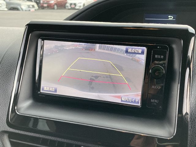 TOYOTA NOAH 4WD 2015