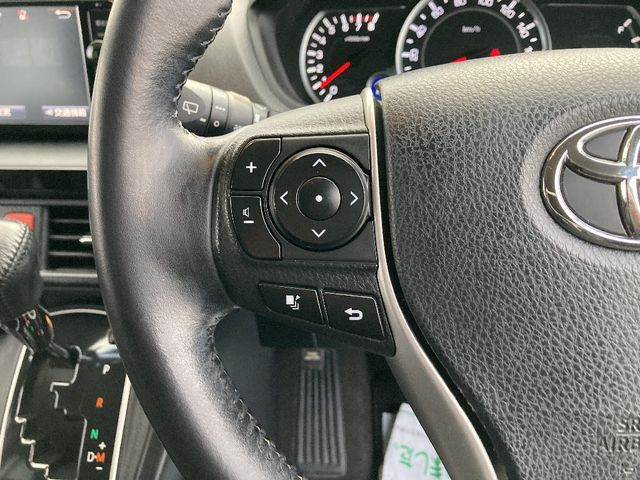 TOYOTA NOAH 4WD 2015